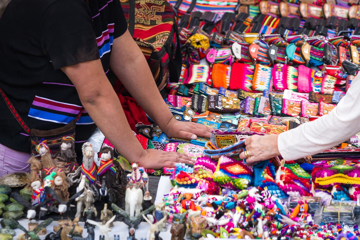 Es Cana’ Hippy Market