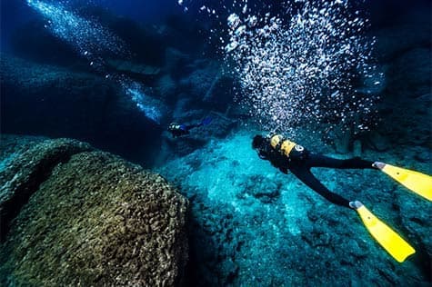 Dive and Explore Shipwrecks