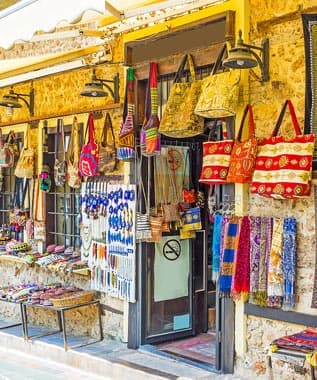 Shopping In Kiris

