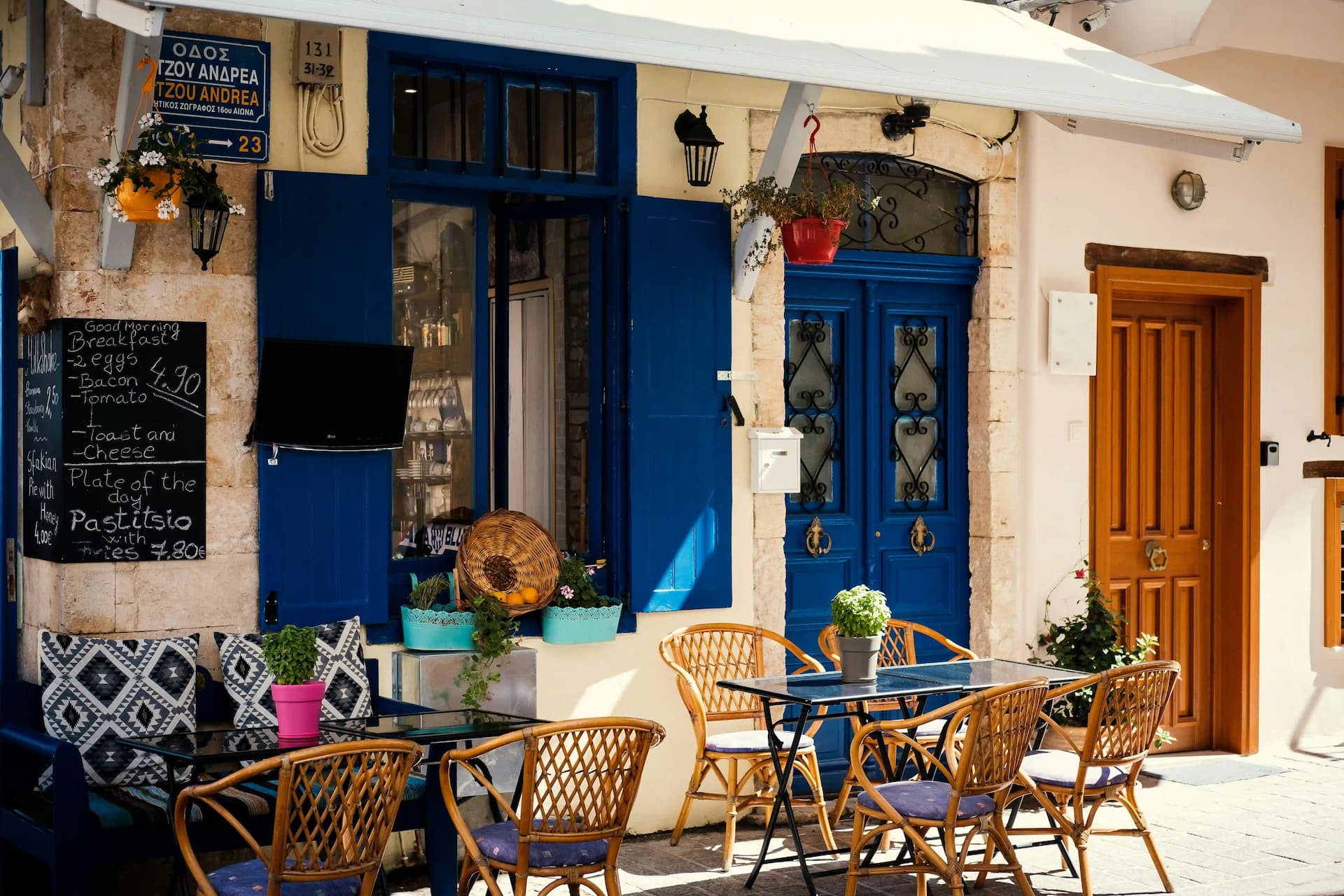 What are the top things to do in Stalis?